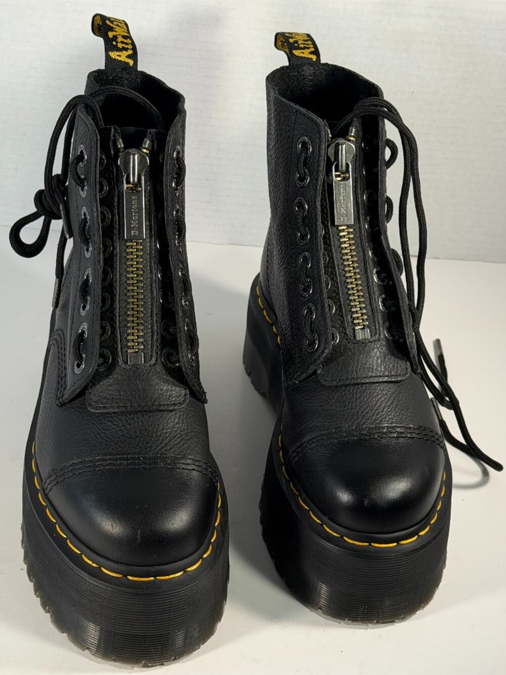Women's Size 8 Dr Martens Sinclair Boots - Picture 2 of 16
